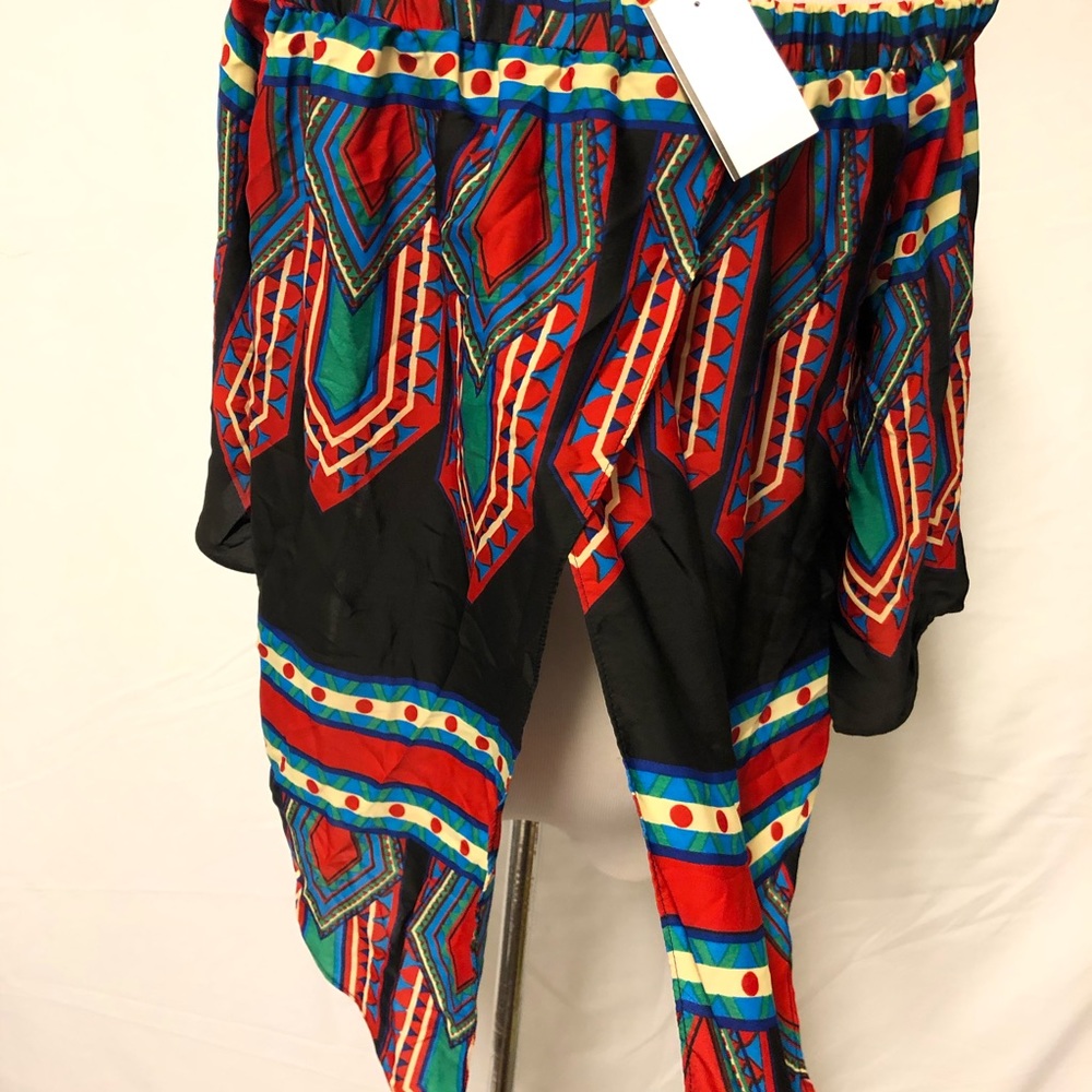 Patterned Blouse w Split Back - Picture 6 of 6